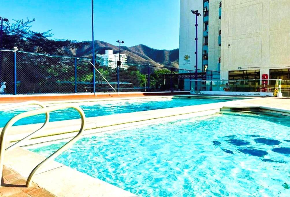 Con Piscina Y Parqueadero Appartement